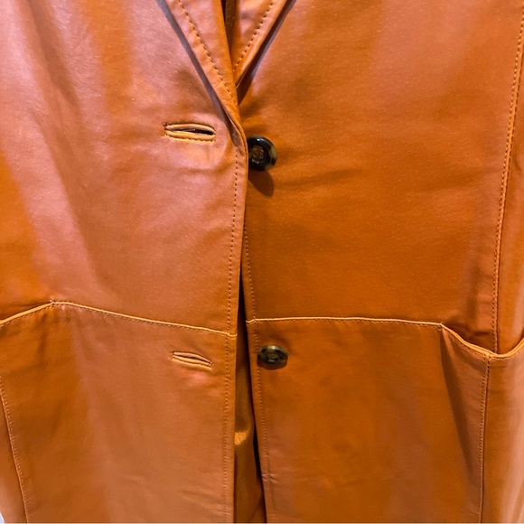 Vintage Chadwicks Women's Tan Leather Coat - Picture 3 of 5